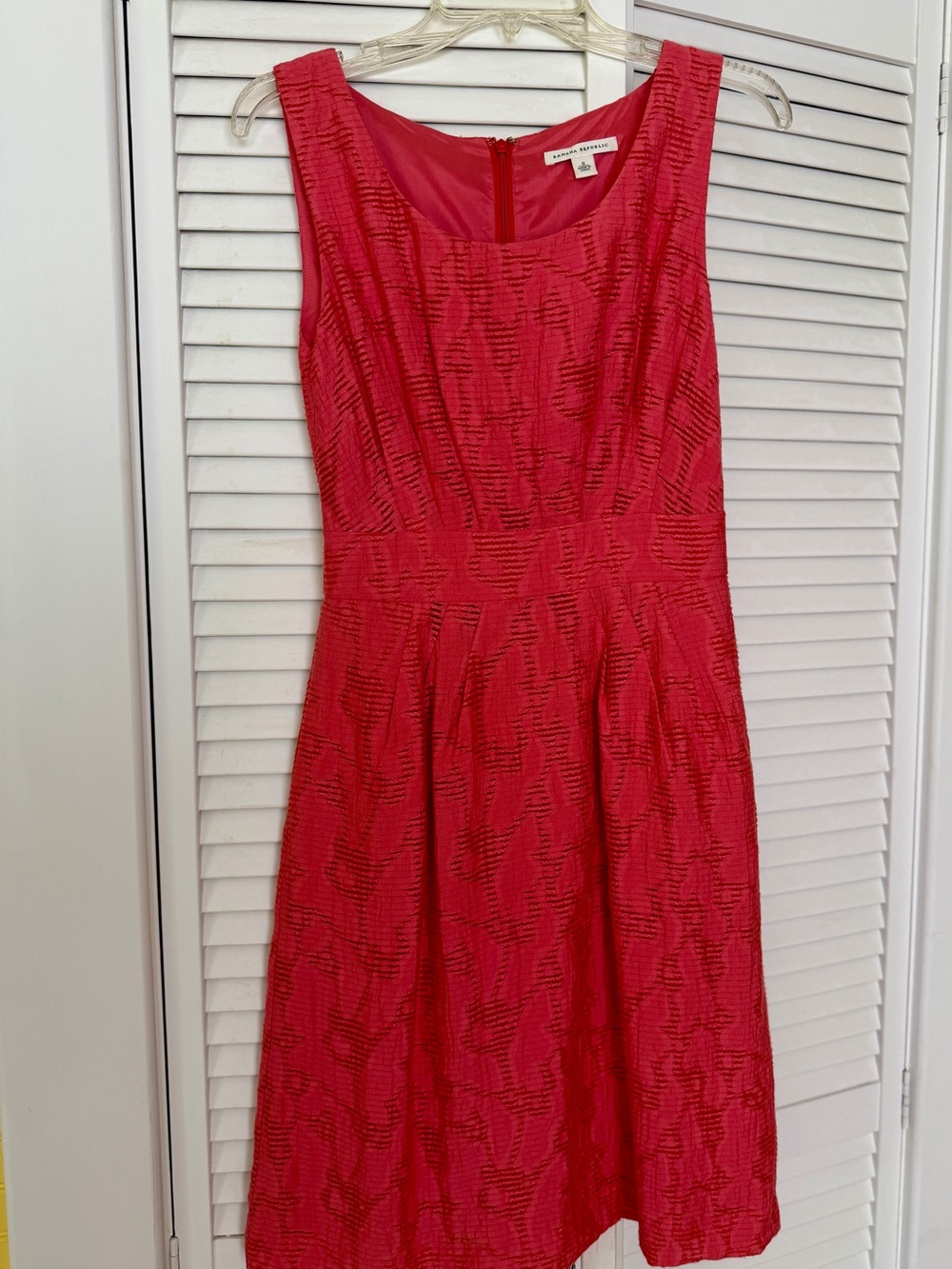 Banana Republic Textured Red Sleeveless Fit & Flare Midi Dress size 0